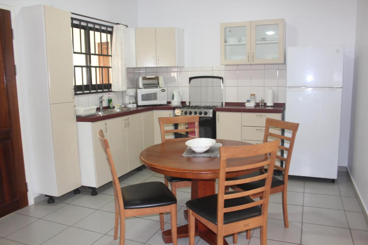 Rachel'S Apartments 파라마리보 객실 사진