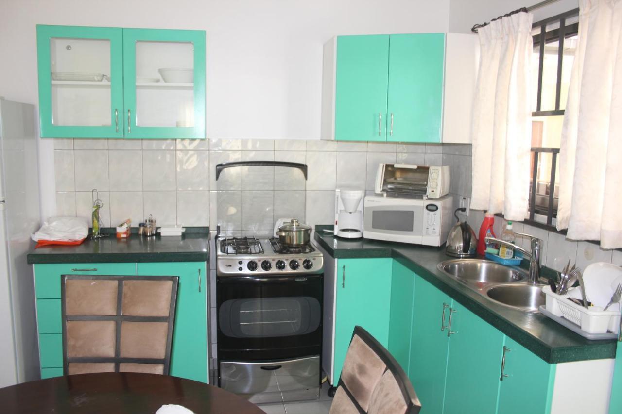 Rachel'S Apartments 파라마리보 객실 사진